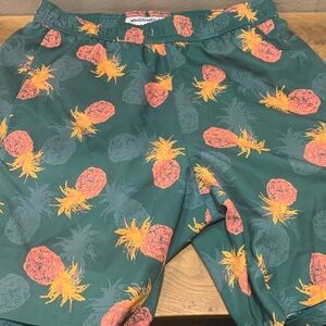 Maamgic Men’s Green Pineapple Lined Stretch Swim Trunks SZ Small 7” inseam